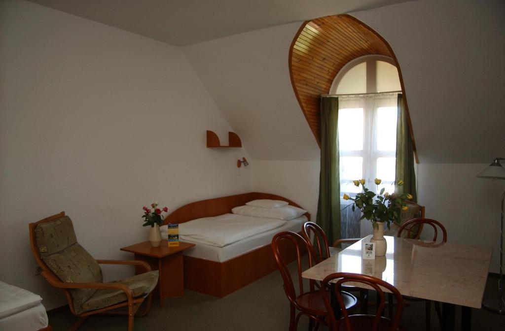 Siesta Club Apartman Harkány Habitación foto