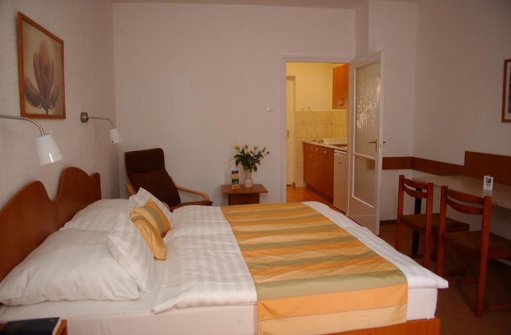 Siesta Club Apartman Harkány Habitación foto