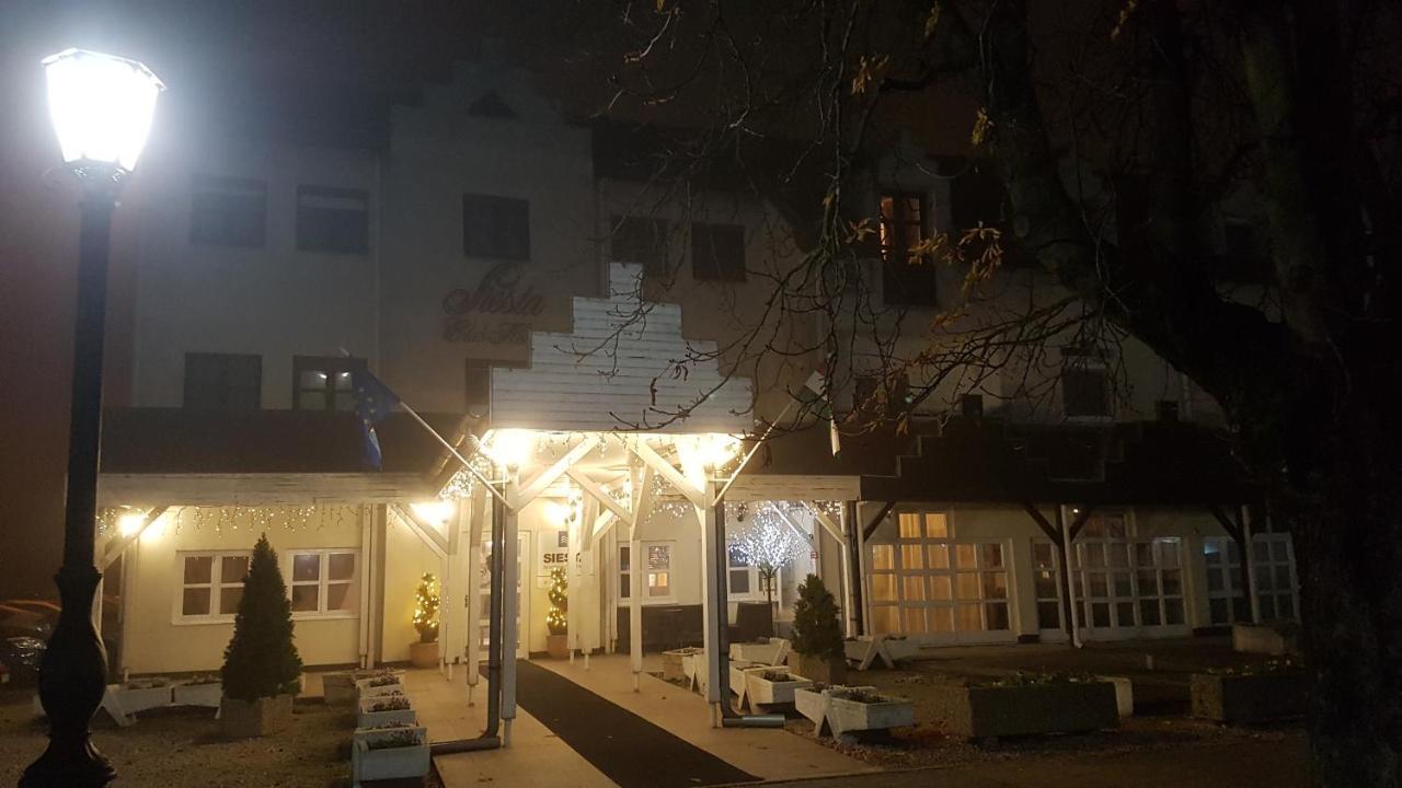 Siesta Club Apartman Harkány Exterior foto